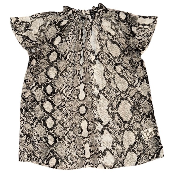 Express Black and White Boxy Blouse with Mandarin Collar - Picture 1 of 6